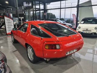 Porsche 911 CARRERA