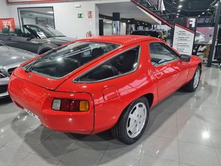 Porsche 911 CARRERA