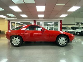 Porsche 911 CARRERA