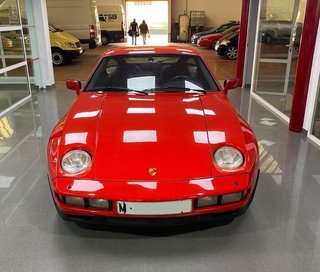 Porsche 911 CARRERA