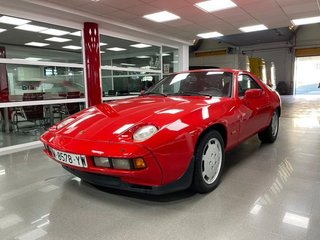 Porsche 911 CARRERA