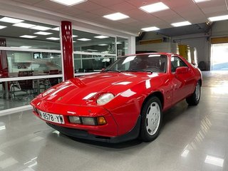 Porsche 911 CARRERA