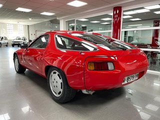 Porsche 911 CARRERA