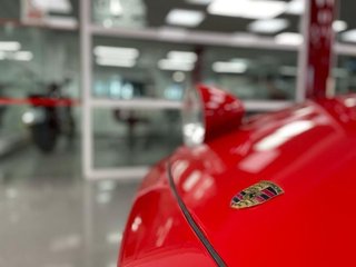 Porsche 911 CARRERA