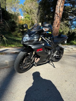 Suzuki GSXR-600 K7 Negra