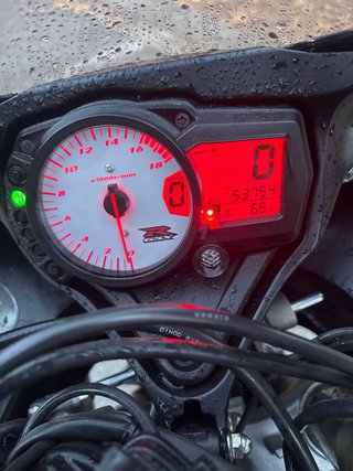 Suzuki GSXR-600 K7 Negra