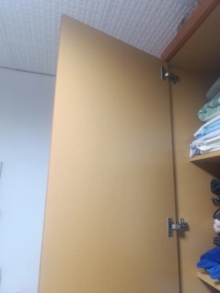 Armario grande de madera en buen estado