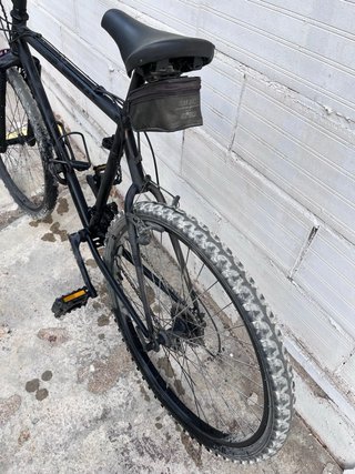 Bicicleta negra montaña o ciudad