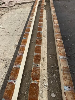 Vigas de hierro cuadradas