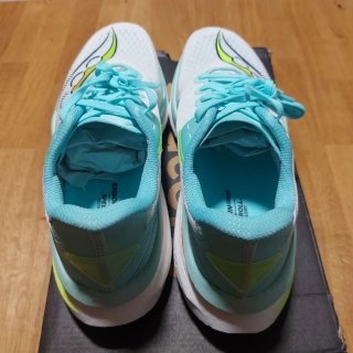 Zapatillas Saucony Endorphin Azura Splash