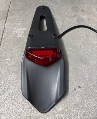 Portamatrículas Corto Moto LED Nuevo