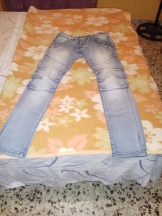 Pantalón vaquero pitillo hombre, leer descripción