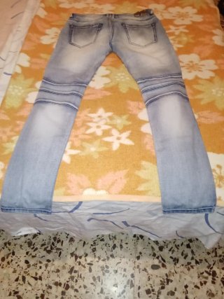 Pantalón vaquero pitillo hombre, leer descripción