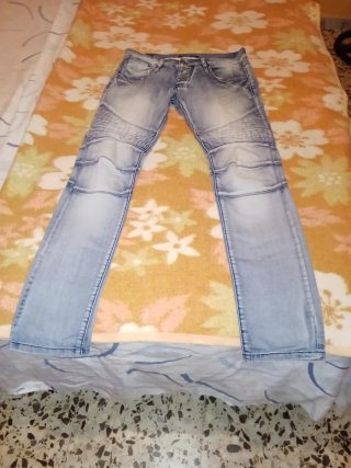 Pantalón vaquero pitillo hombre, leer descripción