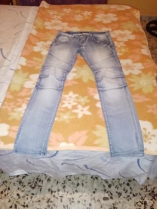 Pantalón vaquero pitillo hombre, leer descripción