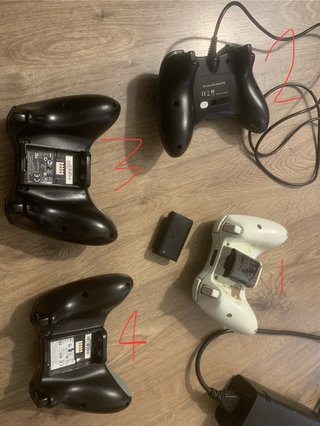 Xbox 360 228GB con 4 controller