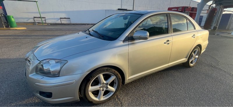 Toyota Avensis 2008 - foto 1