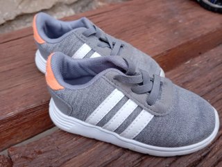 Botas, Zapatillas y Sandalias Talla 23