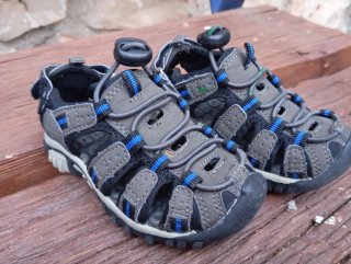 Botas, Zapatillas y Sandalias Talla 23