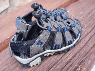 Botas, Zapatillas y Sandalias Talla 23