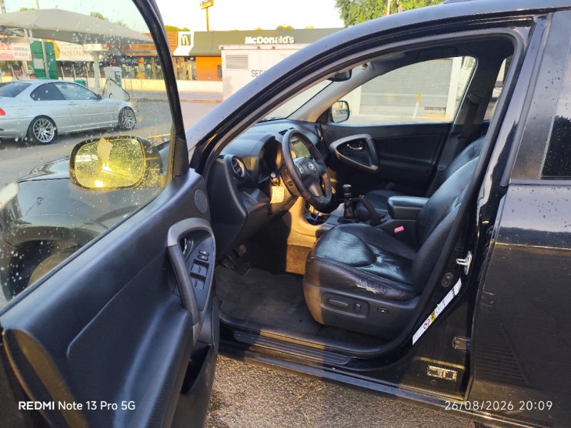 Toyota RAV4 2.2 D-4D Premium 2006, foto 6