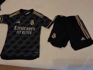 Conjunto Real Madrid Adidas Negro y Dorado