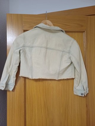 Cazadora vaquera corta niña Zara beige T.S