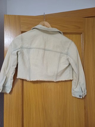 Cazadora vaquera corta niña Zara beige T.S