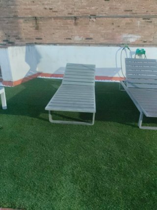 Tumbona de aluminio gris. Resisten a la intemperie