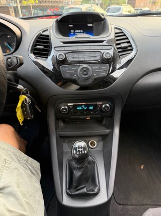 Ford Ka+ 2018 174.000 km pegatina C , garantía