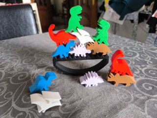 Jogo de equilíbrio 3D com dinossauros