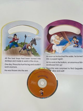 Lote de dos libros:  Snow White y Pinochio