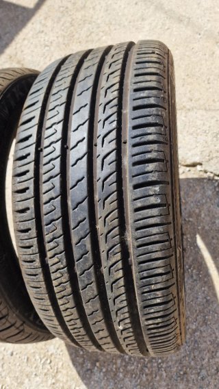 Neumáticos 225/45/17