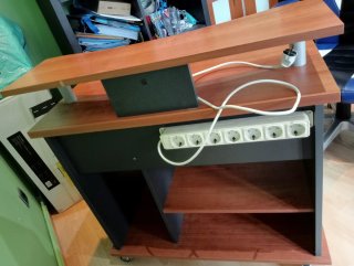 Escritorio madera y metal