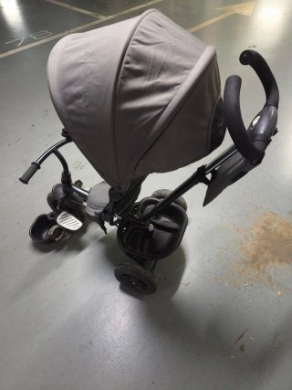 Triciclo Kinderkraft Aveo Gris
