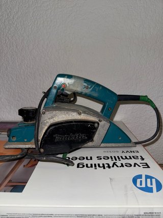 Cepillo Eléctrico Makita