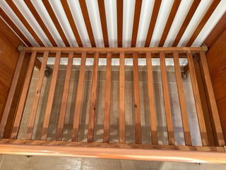 Cuna de madera maciza