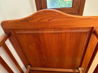 Cuna de madera maciza