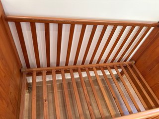 Cuna de madera maciza