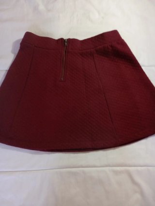 Falda vintage roja acolchada