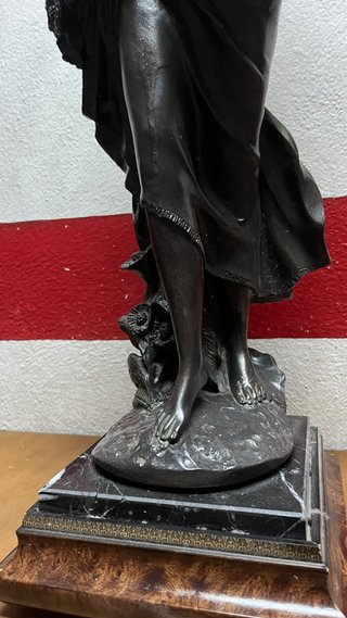 Escultura Dama Art Nouveau