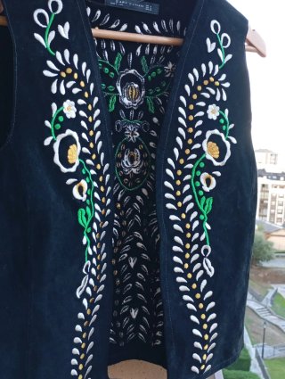 Chaleco Zara Ante Bordado Talla M