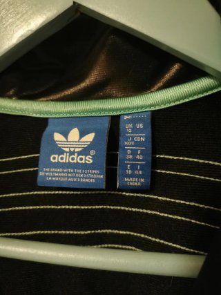 Sudadera Adidas Chile 62 Negra y Turquesa