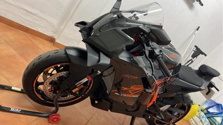 KTM RC 990 R 2026 Negra y Naranja