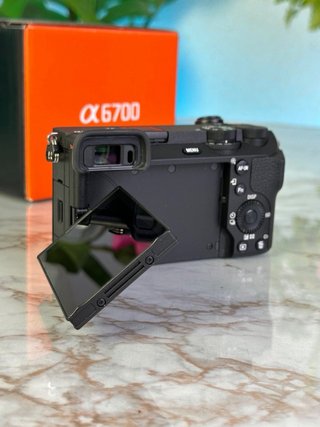 Sony A6700 + Ticket