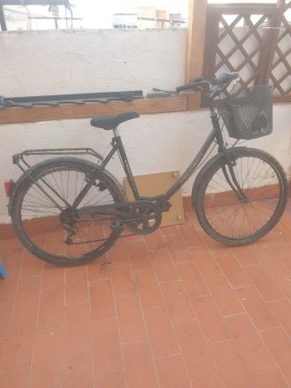 Bicicleta Peugeot Negra con Cesta