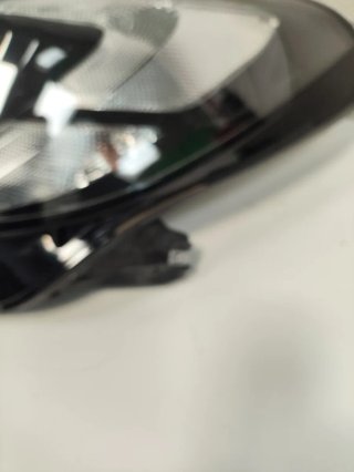 Faros Opel Corsa E de 2017.
