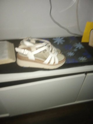 Sandalias blancas de cuña