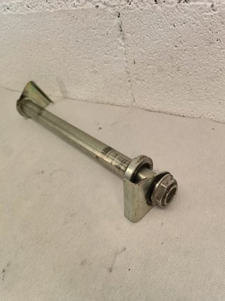 Eje rueda tras Ducati Monster Sporttouring y Multi