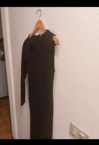 Mono Zara Negro Talla L asimétrico